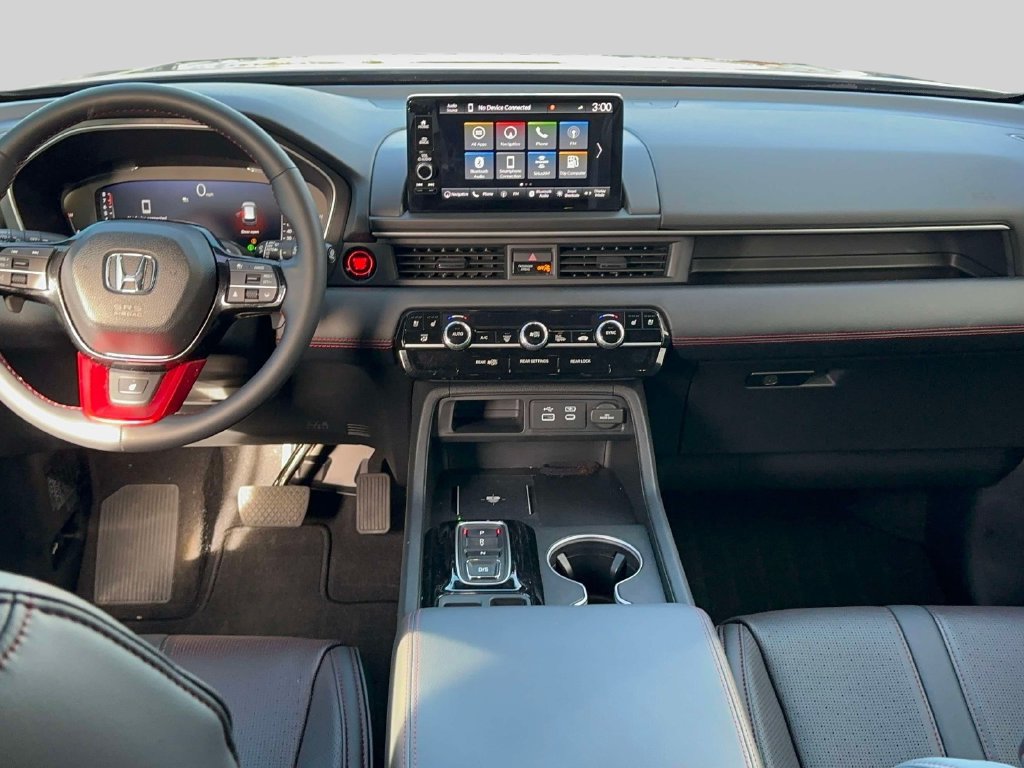 Used 2025 Honda Pilot Black Edition image 12