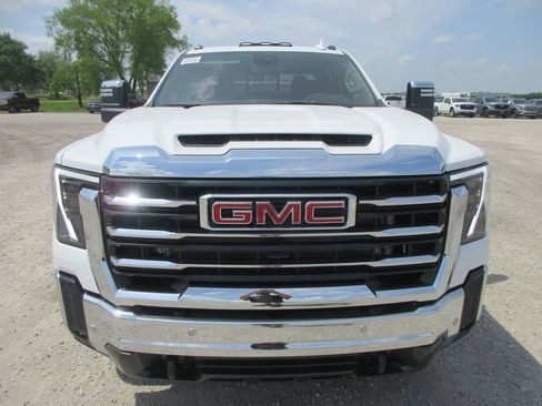 New 2026 GMC Sierra 3500 SLT w/ SLT Premium Package AWD/4WD image 12