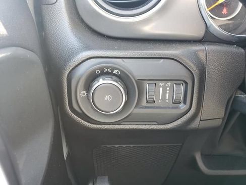 Used 2022 Jeep Wrangler Sport AWD/4WD image 21