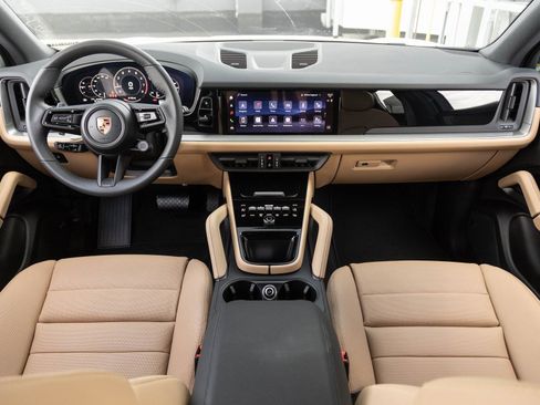 Certified 2026 Porsche Cayenne AWD/4WD image 12