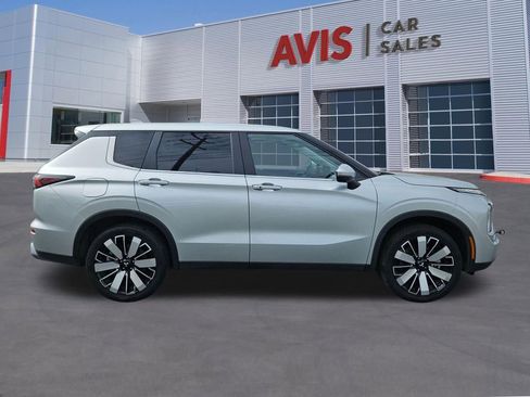 Used 2025 Mitsubishi Outlander SE AWD/4WD image 7