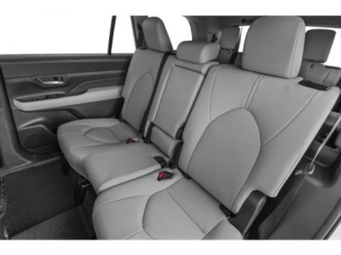 Used 2024 Toyota Grand Highlander AWD image 13