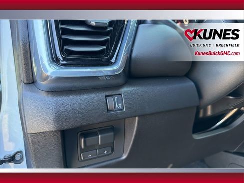 New 2026 GMC Canyon Elevation w/ Convenience Package image 17