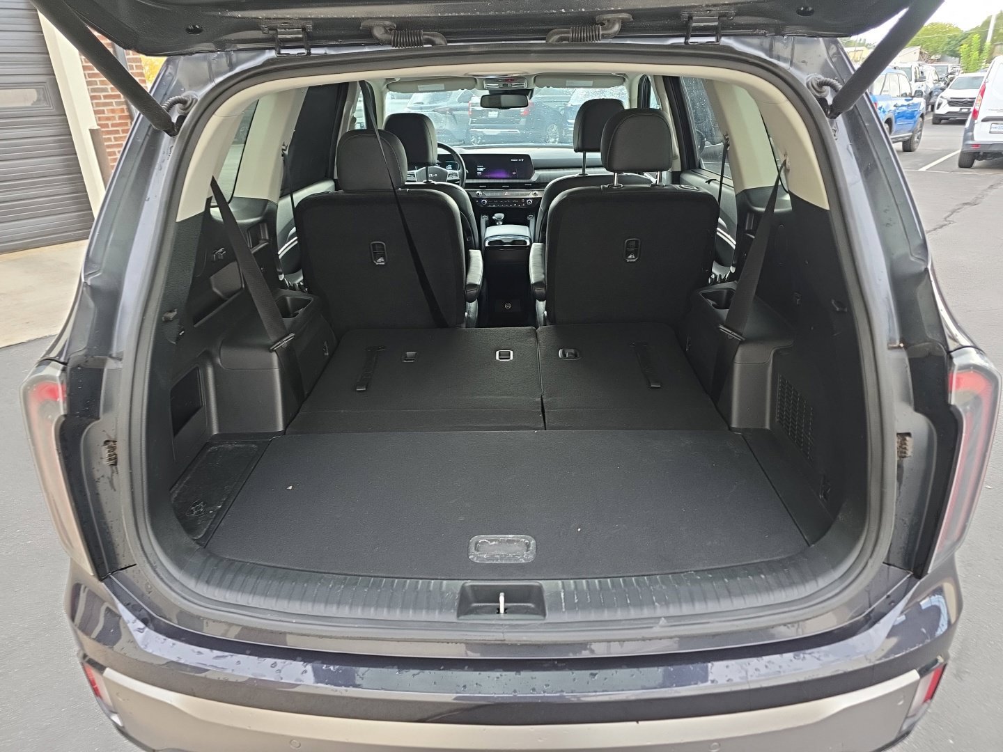 Used 2025 Kia Telluride EX w/ EX Captain's Chair Package AWD/4WD image 29