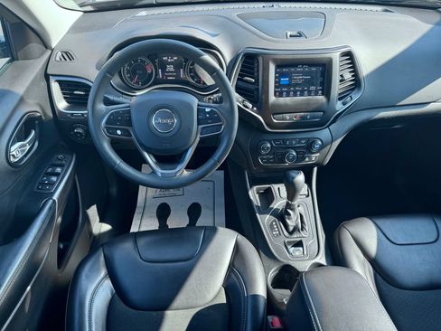 Used 2021 Jeep Cherokee Latitude Plus FWD image 20