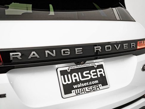 Used 2023 Land Rover Range Rover Evoque R-Dynamic SE image 9