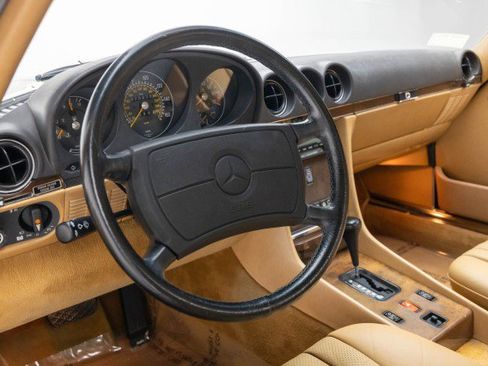 Used 1989 Mercedes-Benz 560 SL image 8