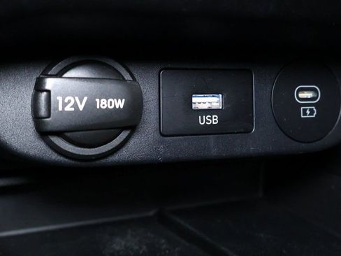 Used 2024 Hyundai Elantra Limited image 31