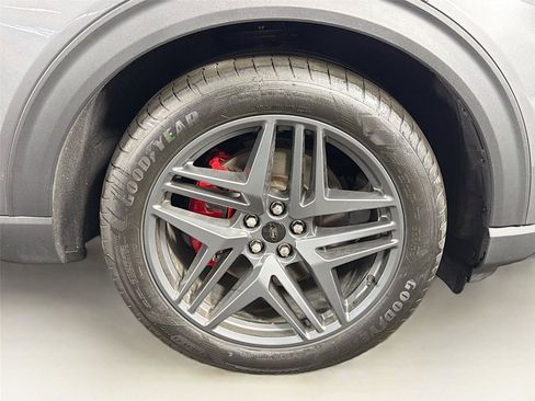Used 2025 Ford Explorer ST AWD/4WD image 35