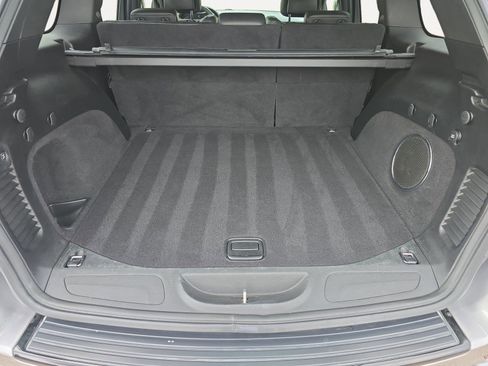 Used 2018 Jeep Grand Cherokee Altitude image 12