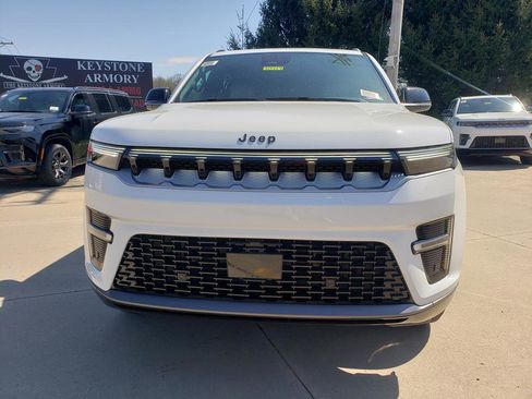 New 2026 Jeep Grand Wagoneer 4WD image 10