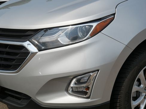 Used 2018 Chevrolet Equinox LT AWD/4WD image 16