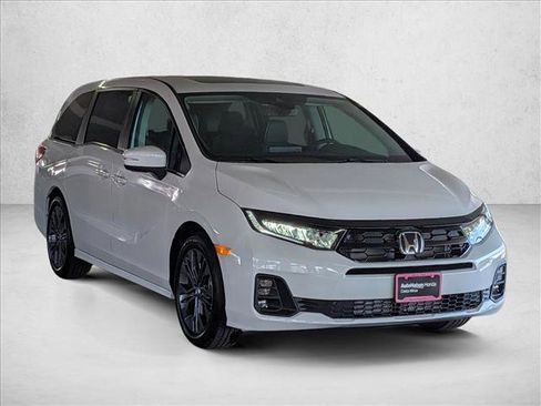 New 2026 Honda Odyssey Touring image 7