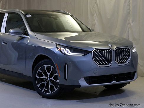 Used 2025 BMW X3 xDrive30i image 2