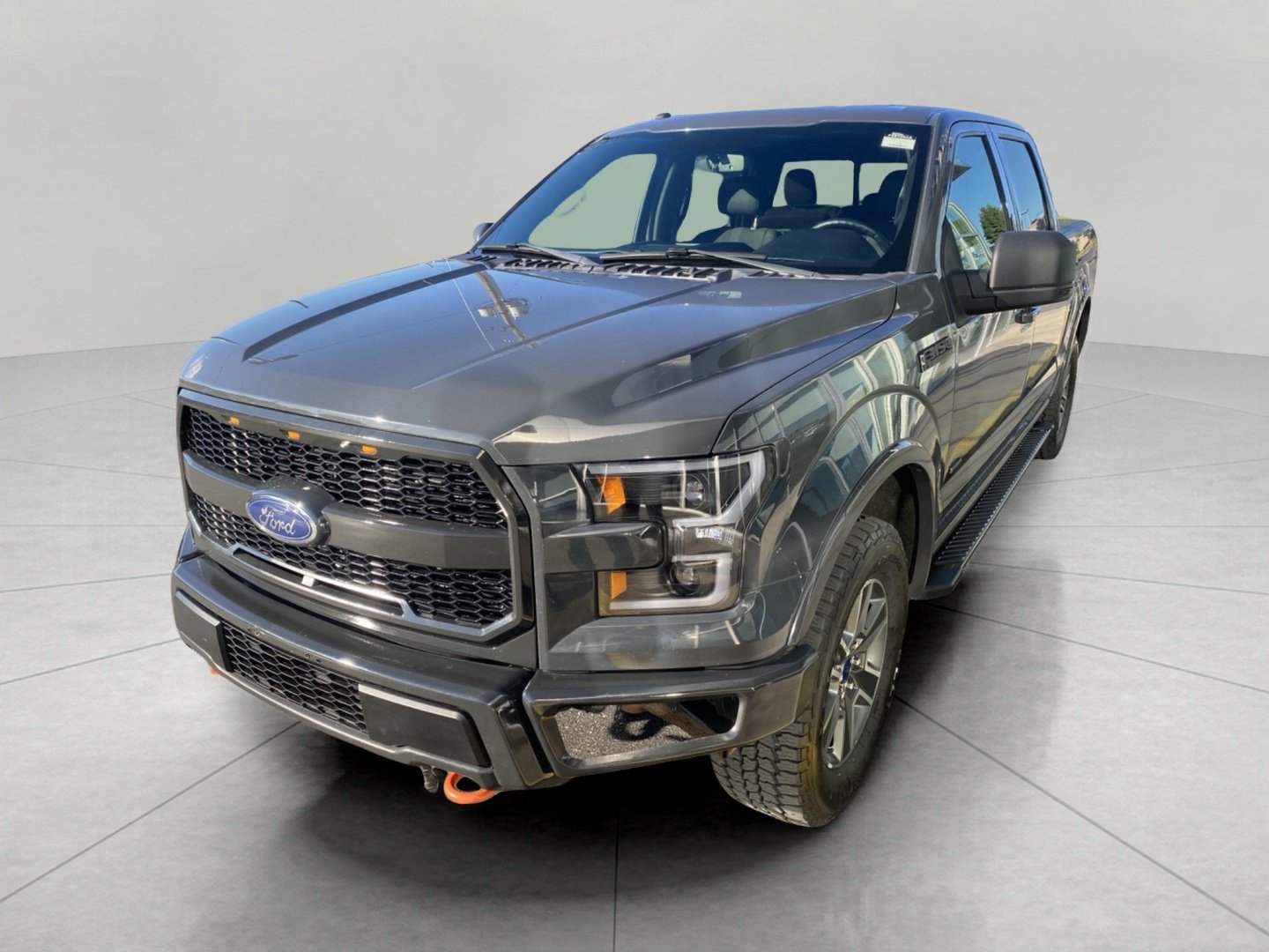 Used 2016 Ford F150 XLT w/ Equipment Group 302A Luxury AWD/4WD image 4