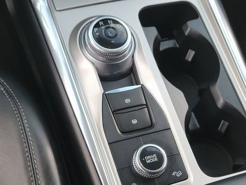 Certified 2022 Ford Explorer XLT w/ Equipment Group 202A image 12