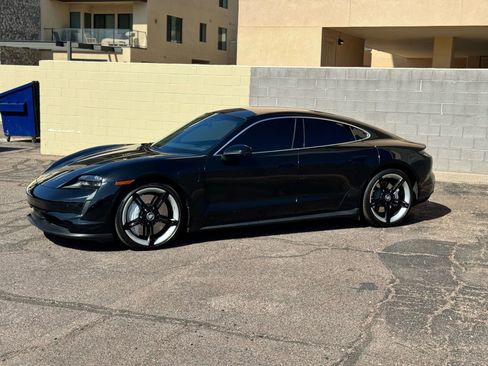 Used 2020 Porsche Taycan 4S w/ Premium Package image 4