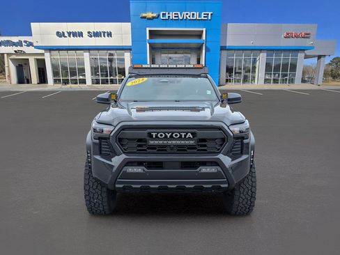 Used 2024 Toyota Tacoma SR5 image 2
