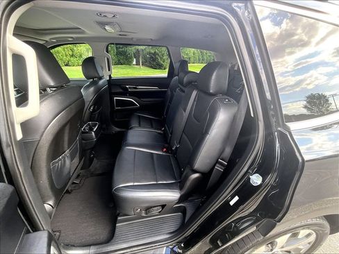 Used 2020 Kia Telluride S w/ S 8 Passenger Seating Package AWD/4WD image 15