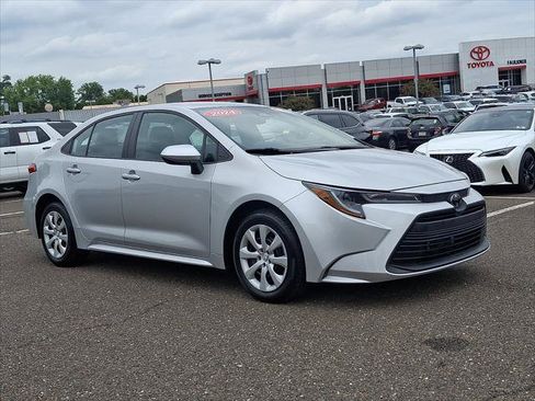 Certified 2024 Toyota Corolla LE FWD image 1