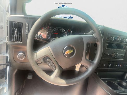Used 2025 Chevrolet Express 3500 LT w/ LT Preferred Equipment Group RWD image 14