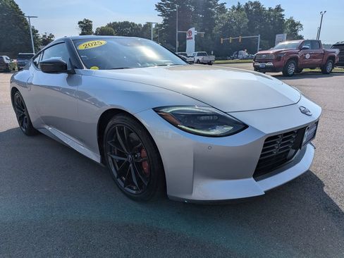 Used 2025 Nissan Z Performance w/ Floor Mat Package RWD image 8