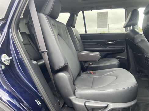 Used 2024 Toyota Grand Highlander XLE image 27