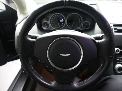 Used 2011 Aston Martin V12 Vantage Coupe image 21