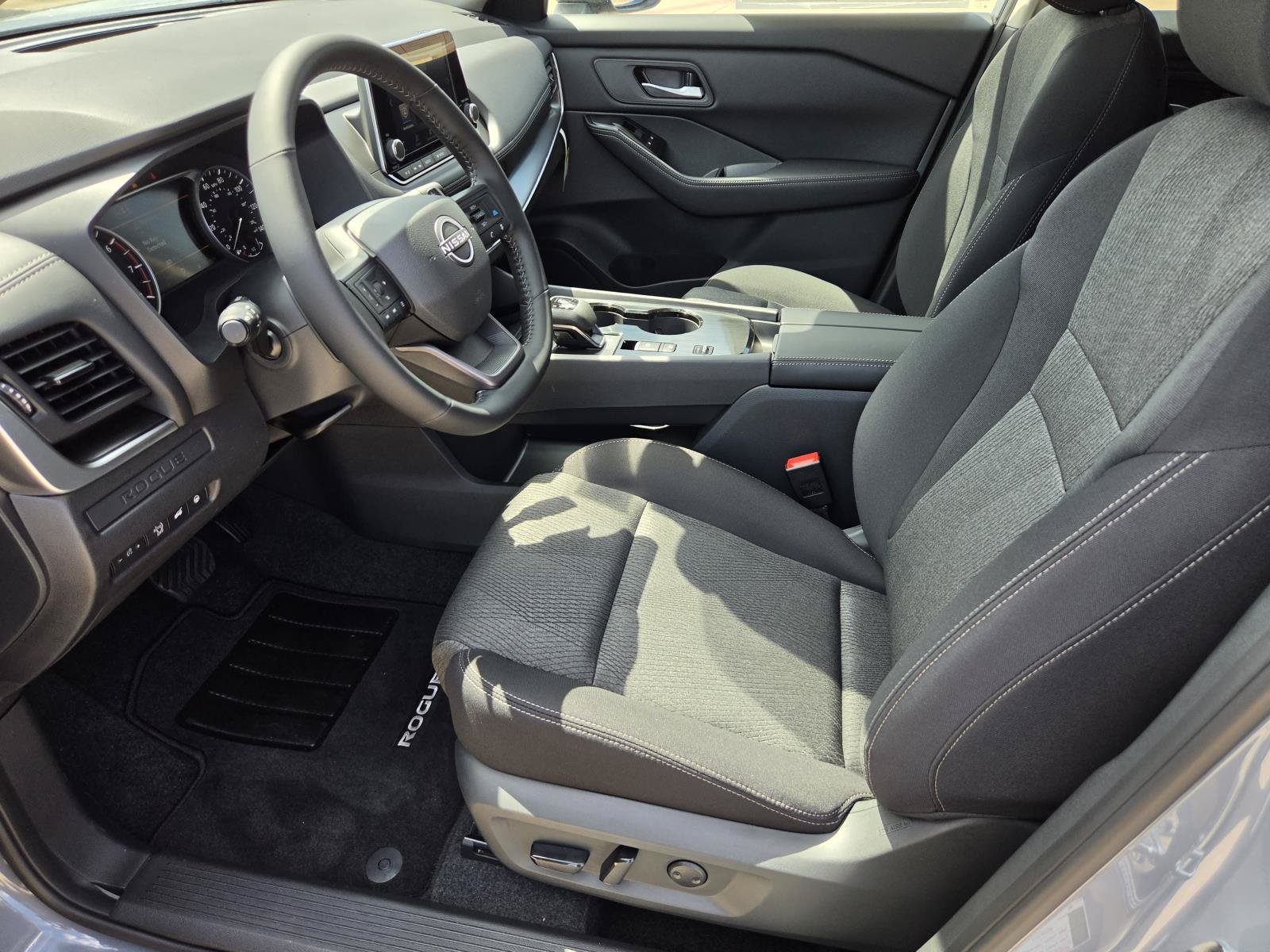 New 2026 Nissan Rogue SV FWD image 18