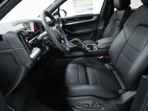 New 2026 Porsche Cayenne image 16
