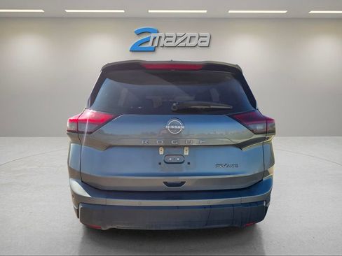 Used 2024 Nissan Rogue SV image 4