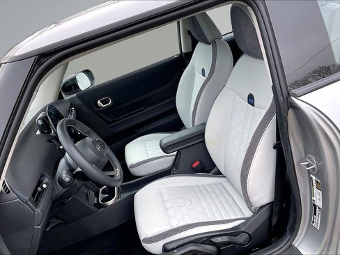 Certified 2025 MINI Cooper 2-Door Hardtop image 25