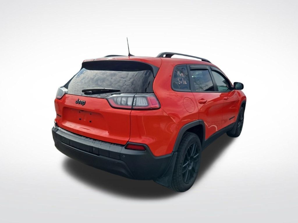 Used 2021 Jeep Cherokee Latitude Plus AWD/4WD image 3