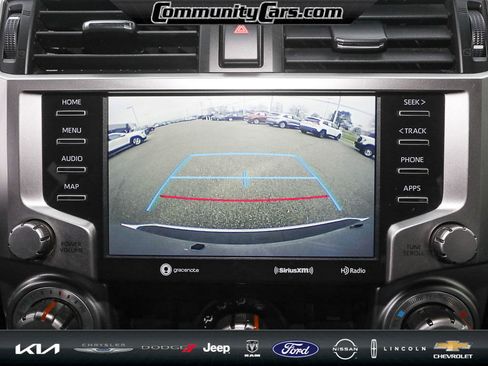 Used 2021 Toyota 4Runner SR5 Premium image 18