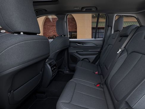 New 2025 Jeep Grand Cherokee Laredo X w/ Luxury Tech Group I image 25