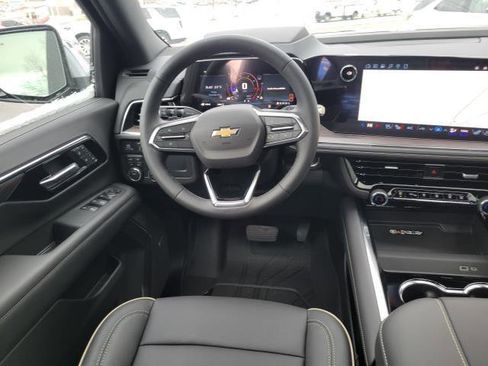 New 2026 Chevrolet Suburban Premier image 17