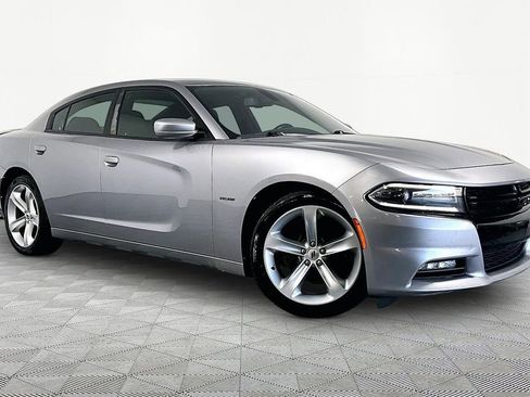 Used 2018 Dodge Charger R/T RWD image 1