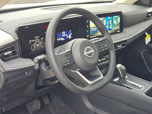 New 2026 Nissan Kicks SV image 10