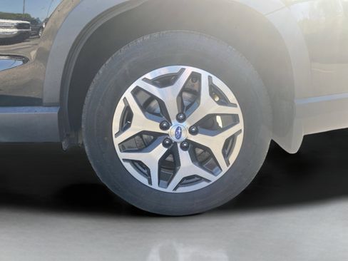 Used 2024 Subaru Forester Premium w/ POP Package 3 image 9