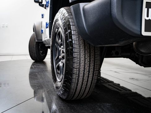 Used 2025 Jeep Wrangler Sport image 45