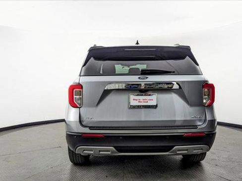 Used 2023 Ford Explorer XLT w/ Equipment Group 202A image 6