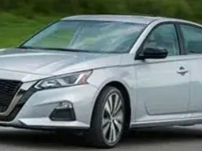 Used 2017 Nissan Altima 2.5 SL w/ 2.5 Technology Package