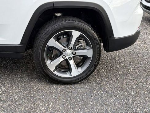 Used 2025 Jeep Grand Cherokee Limited w/ Trailer Tow Package image 9