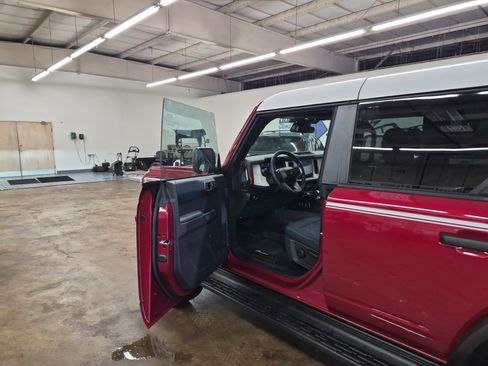 New 2025 Ford Bronco Heritage Edition image 9