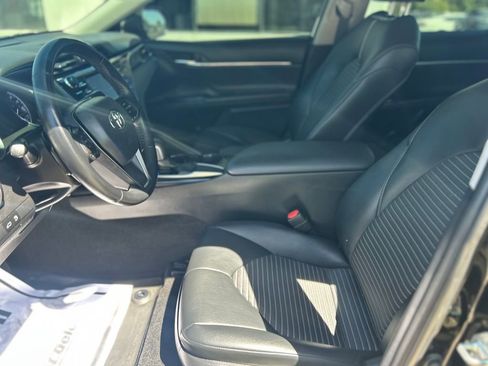 Used 2018 Toyota Camry SE FWD image 24