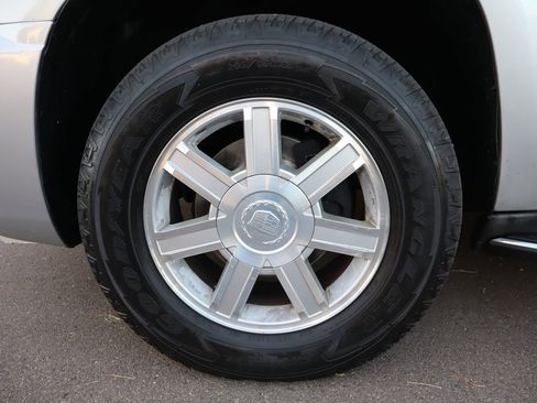 Used 2011 Cadillac Escalade AWD image 44