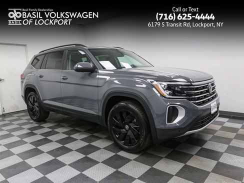 New 2026 Volkswagen Atlas SE image 1