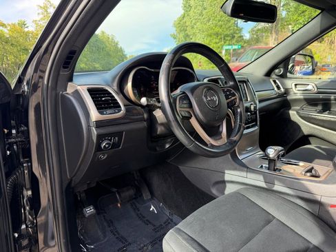 Used 2014 Jeep Grand Cherokee Laredo w/ Quick Order Package 23E AWD/4WD image 12
