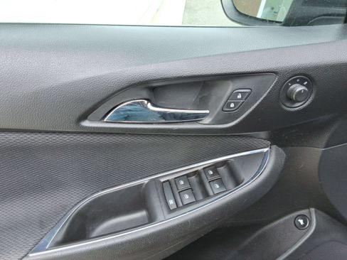 Used 2017 Chevrolet Cruze LT FWD image 21
