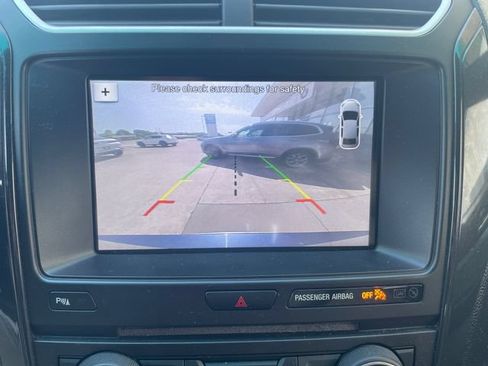 Used 2017 Ford Explorer XLT w/ Equipment Group 202A FWD image 15